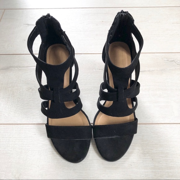 Shoes - Strappy Sandal